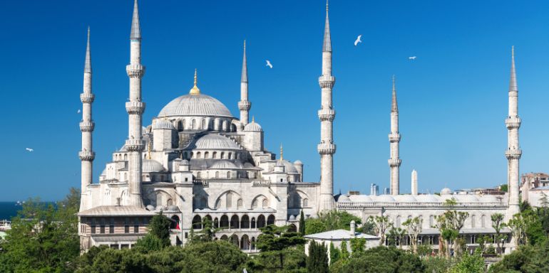 Istanbul flight tickets available for instant booking